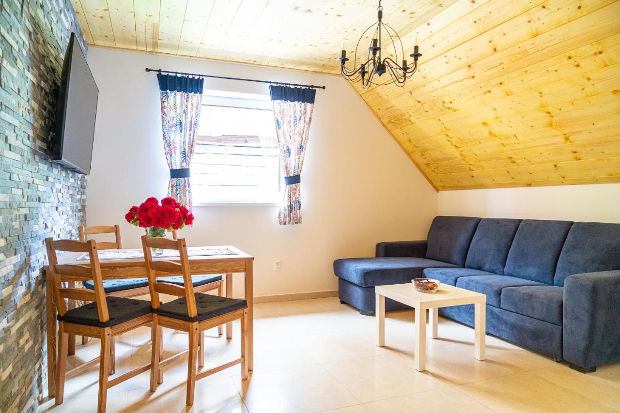 Apartmany Pod Rozsutcom - Zatkov Dvor - Prijazd Do Ubytovania Autom S Pohonom 4X4 Terchová Eksteriør bilde