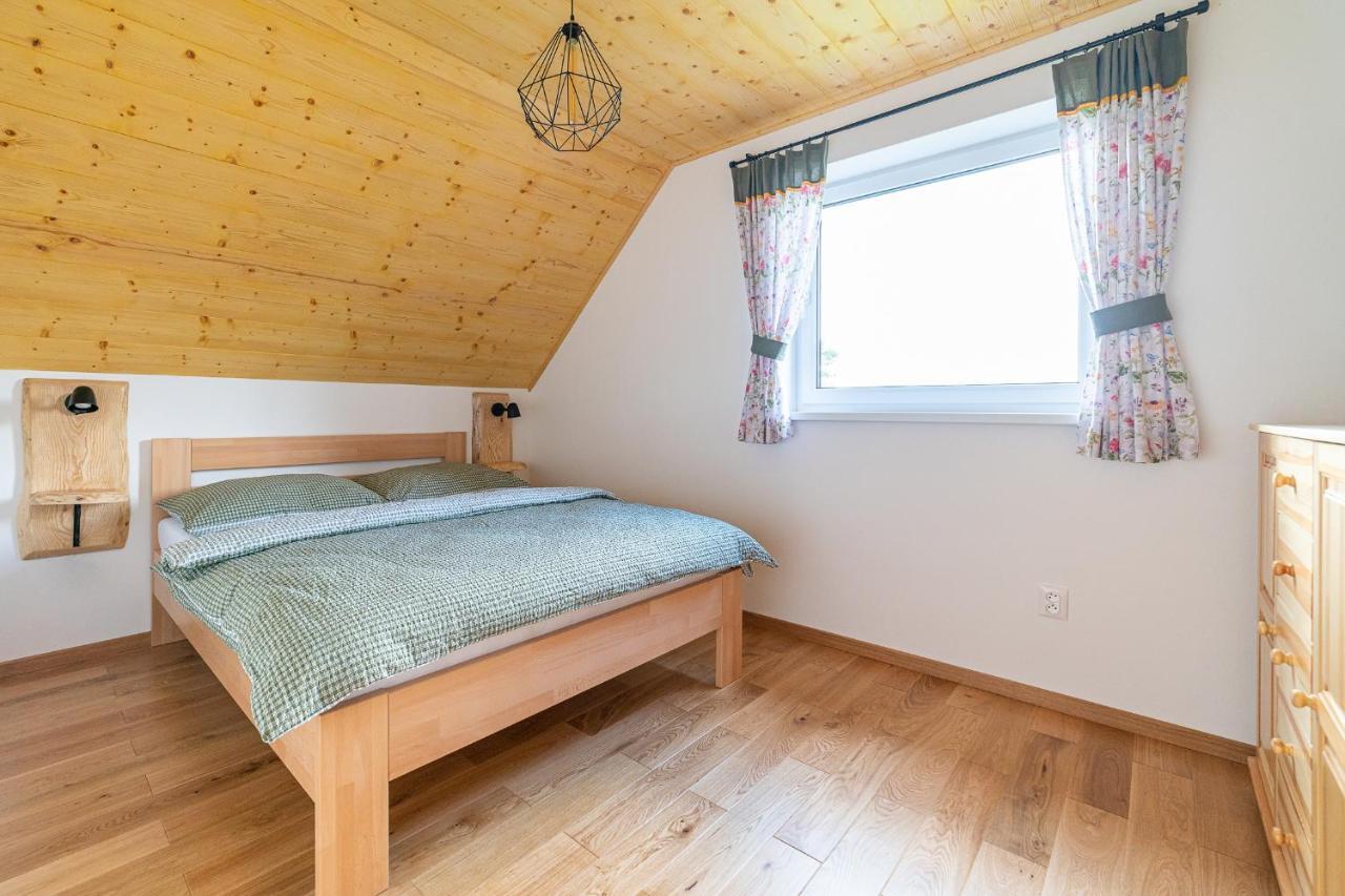 Apartmany Pod Rozsutcom - Zatkov Dvor - Prijazd Do Ubytovania Autom S Pohonom 4X4 Terchová Eksteriør bilde