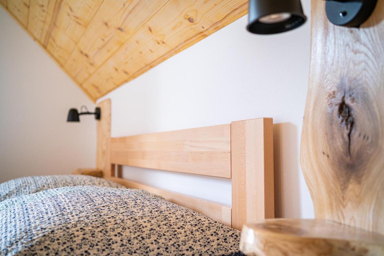 Apartmany Pod Rozsutcom - Zatkov Dvor - Prijazd Do Ubytovania Autom S Pohonom 4X4 Terchová Eksteriør bilde